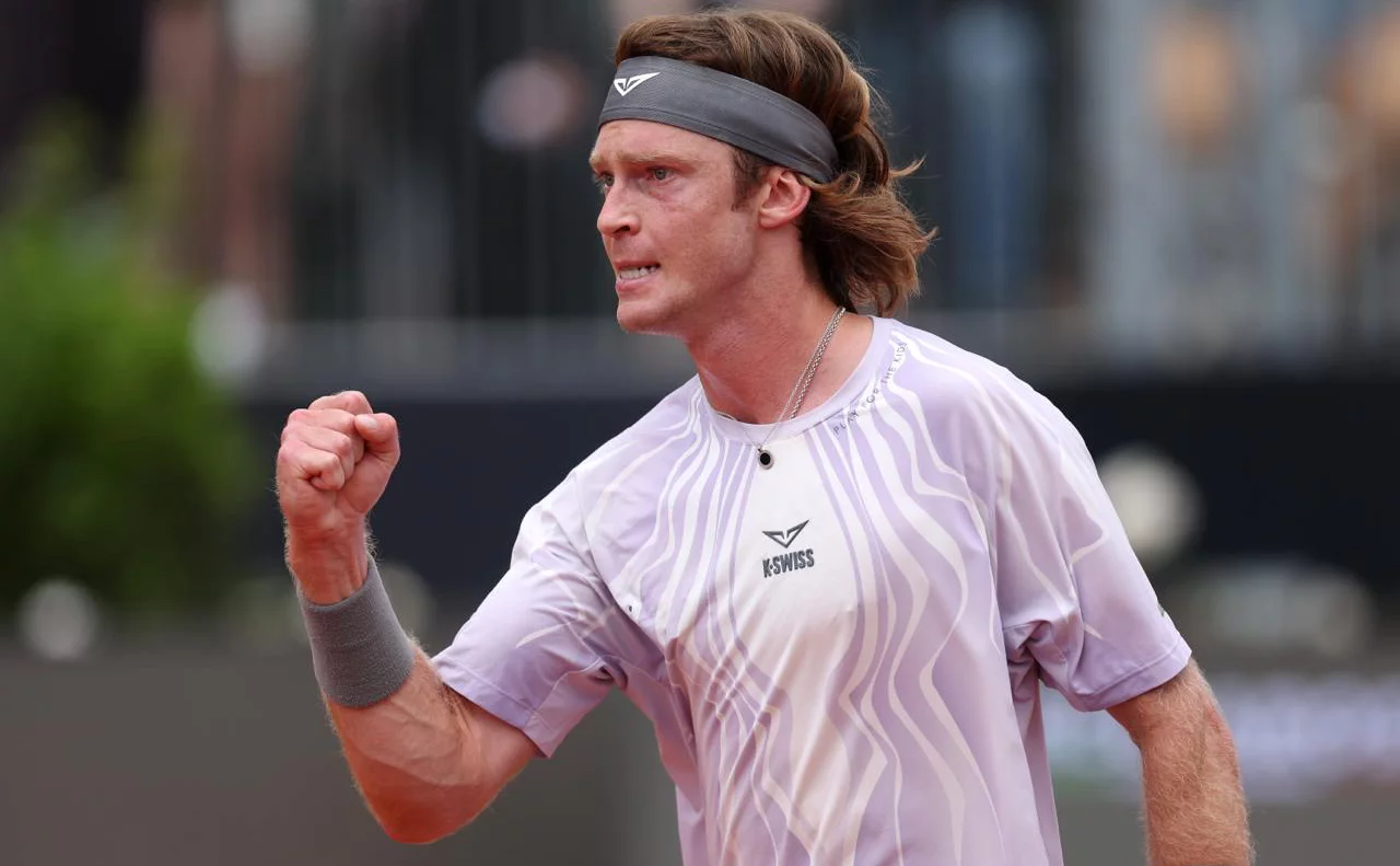 Julian Finney / Getty Images