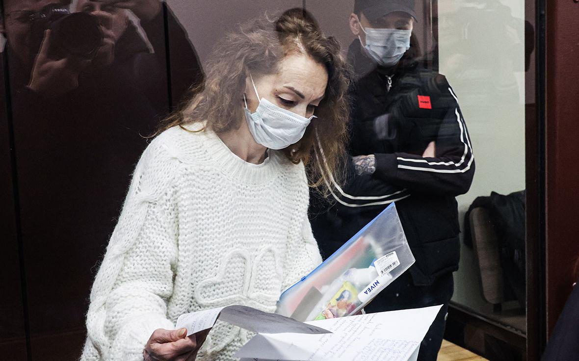 Осужденные по делу Долиной обжаловали взыскание с них ₽114 млн