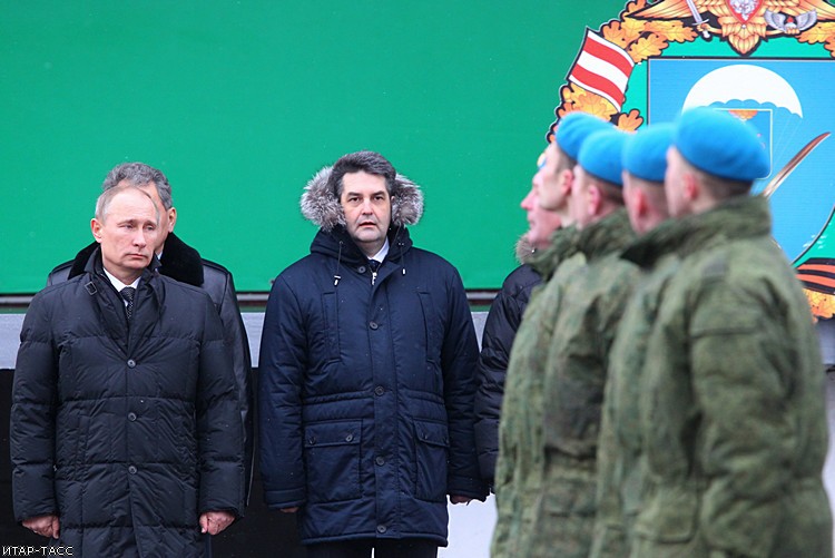 В.Путин почтил память бойцов легендарной псковской роты