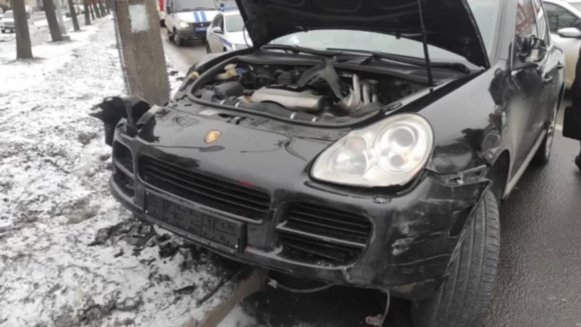 В Петербурге с погоней задержали лихача на Porsche-«призраке»