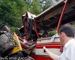 В Уфе грузовик врезался в автобус: 1 человек погиб, 20 ранены