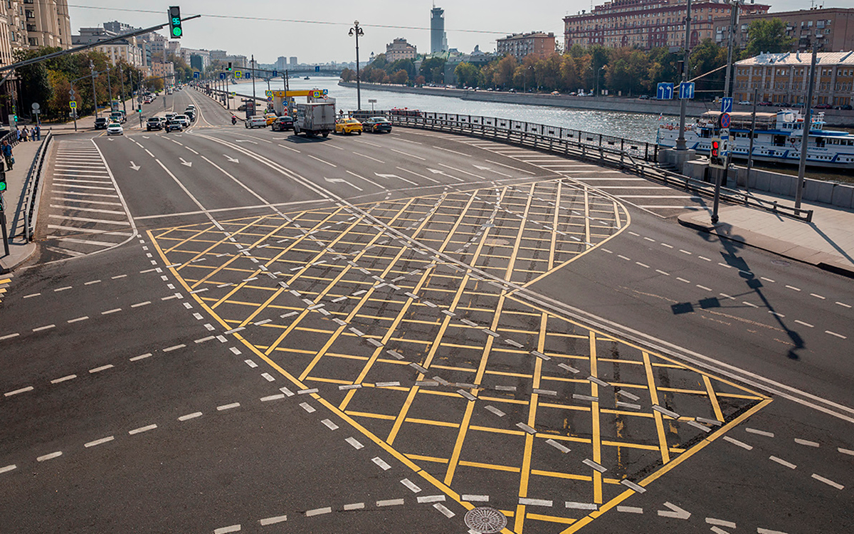 В Москве вафельную разметку нанесут на 17 перекрестков