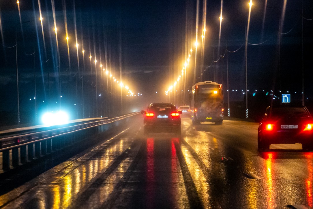 ДТП произошло во втором часу ночи на перекрестке улиц Орджоникидзе-Хохрякова