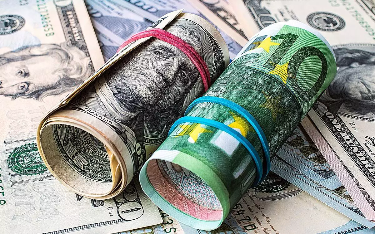 Курсы обмена доллара США в банках Москвы