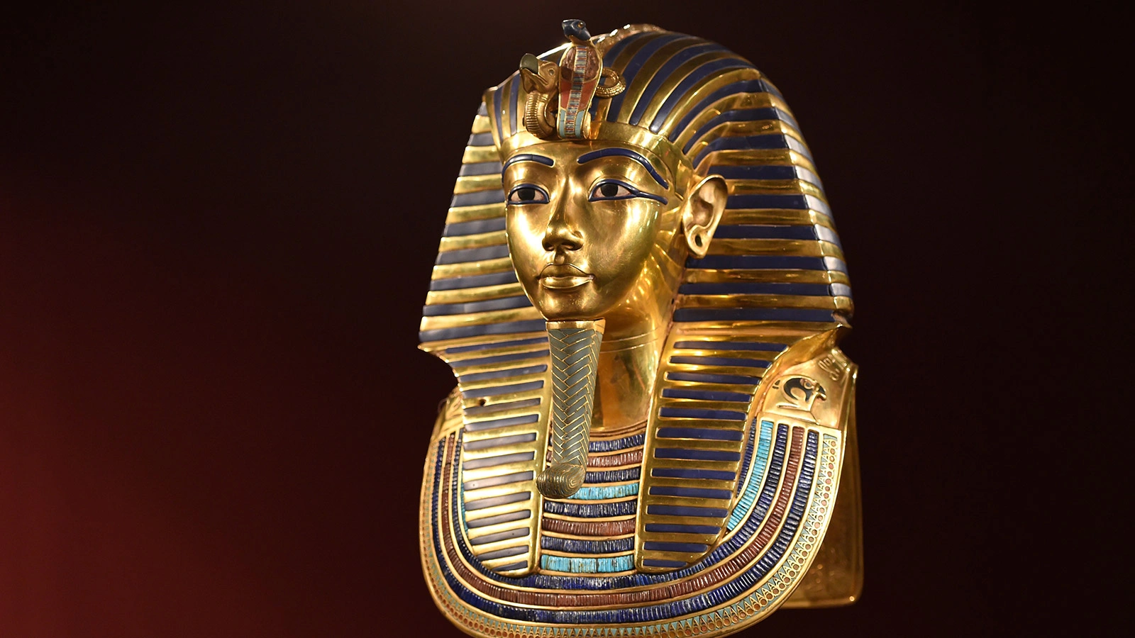<p>Погребальная маска египетского фараона Тутанхамона</p>