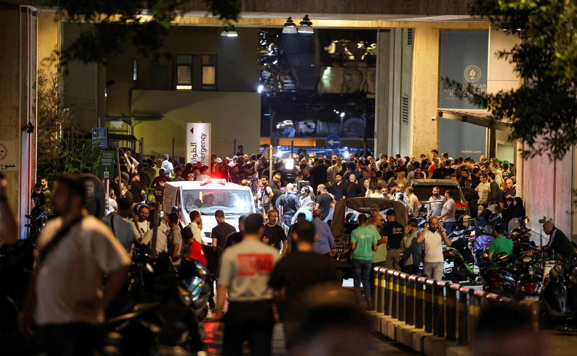 Mohamed Azakir / Reuters