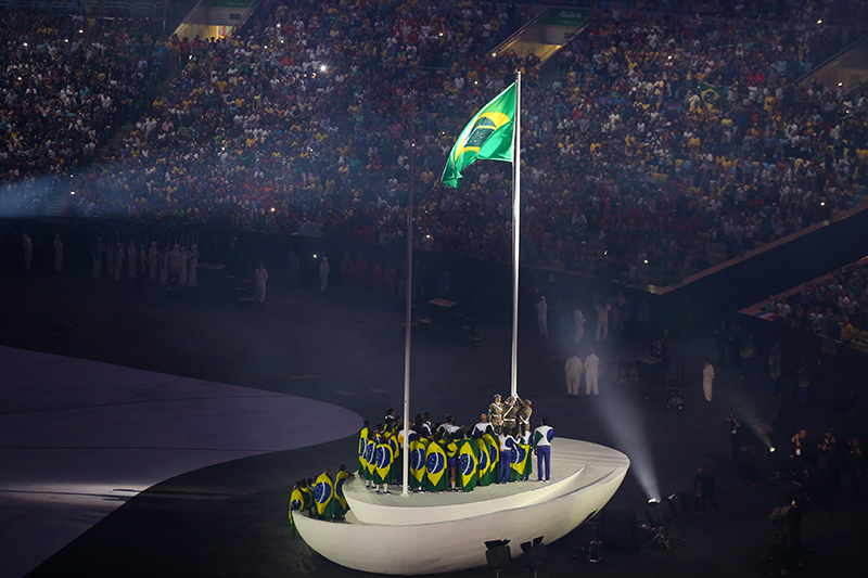 На &laquo;Маракане&raquo; подняли флаг Бразилии