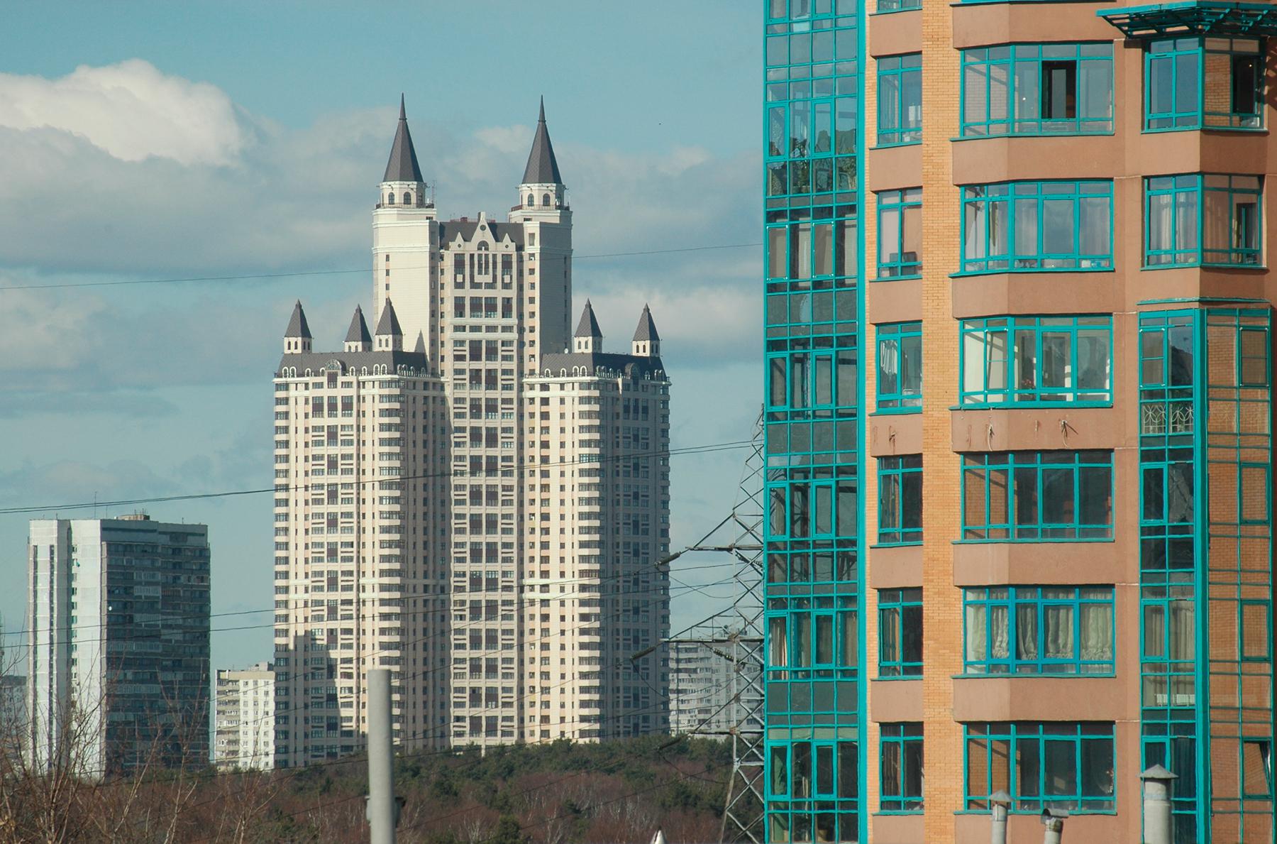 Первые элитные ЖК на западе в Москве в 2000-е годы