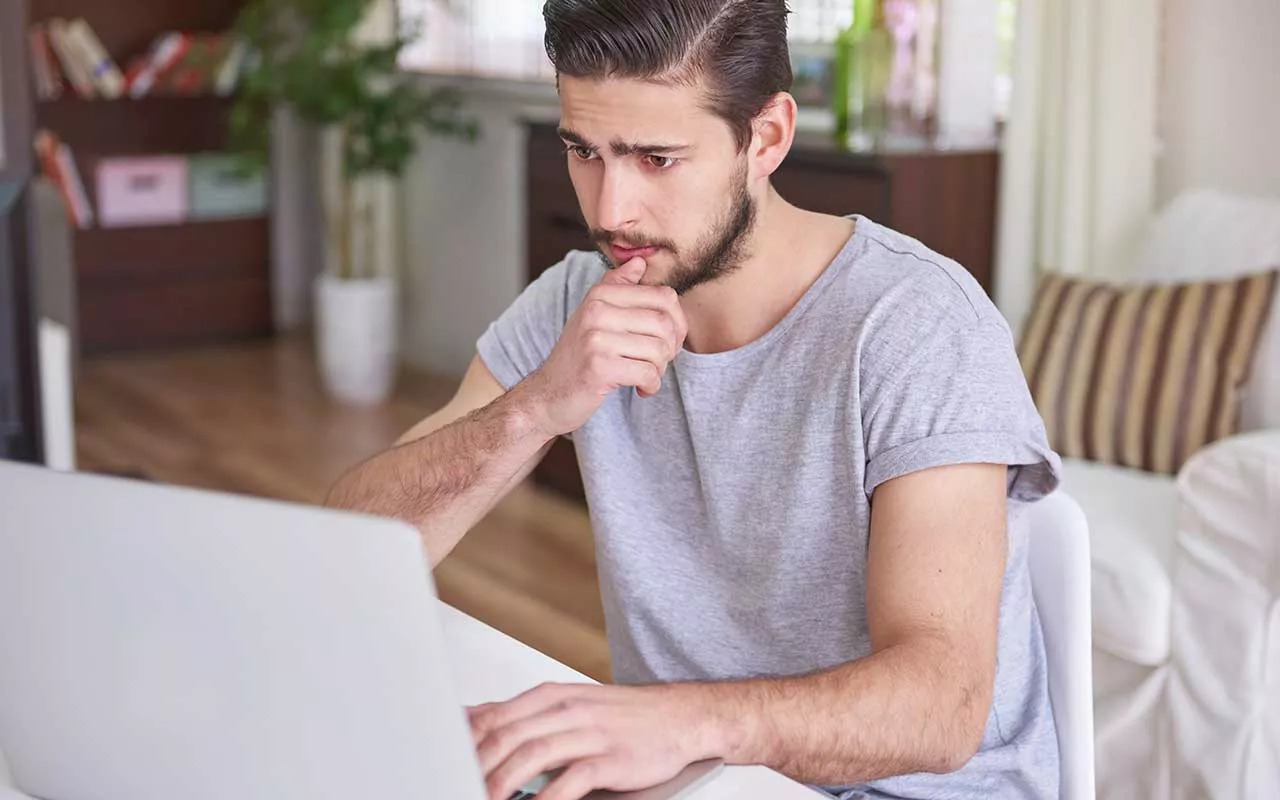 Главное правило: пишите информативно, ссылайтесь на документ (счет, договор) и не забудьте указать информацию о НДС