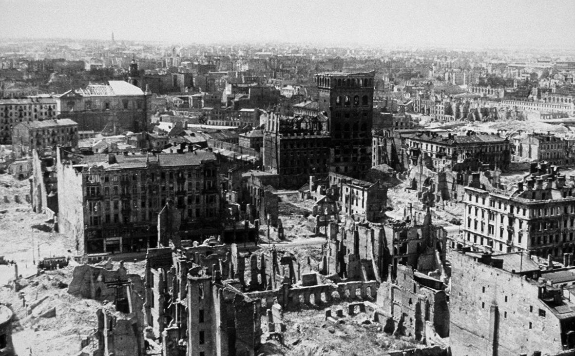 Вид на Варшаву в 1945 году