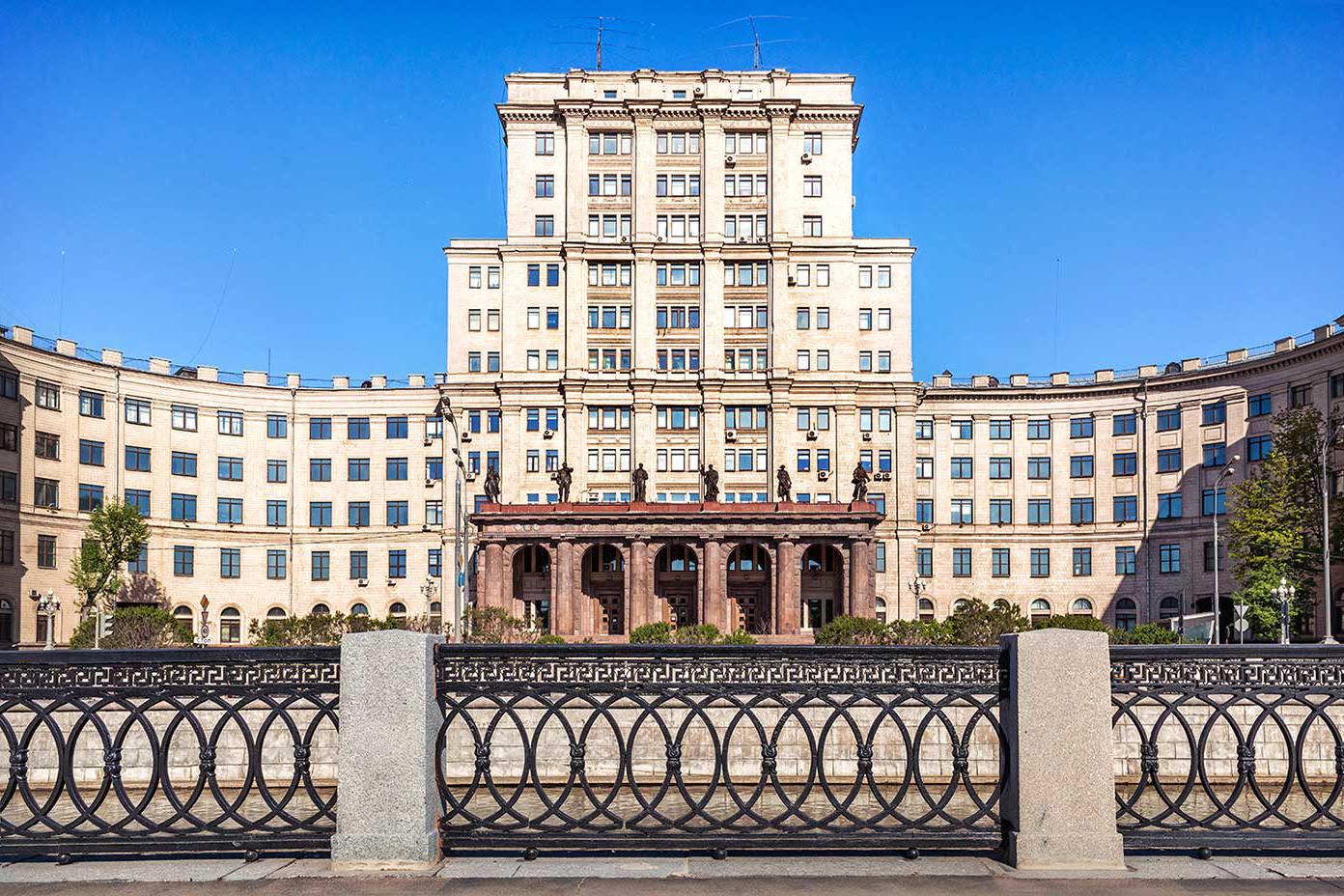 Главный учебный корпус МГТУ имени Баумана