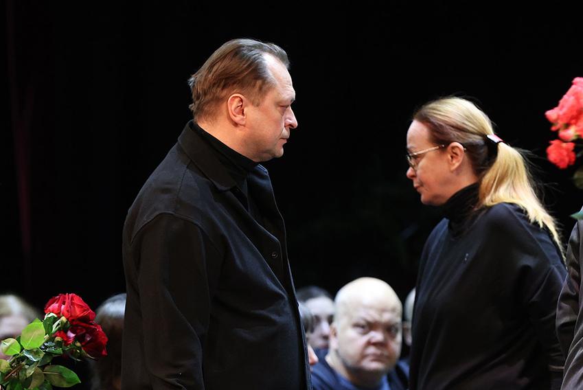 Анатолий Кот на церемонии прощания с ректором Школы-студии МХАТ Игорем Золотовицким в МХТ имени А. П. Чехова в Москве