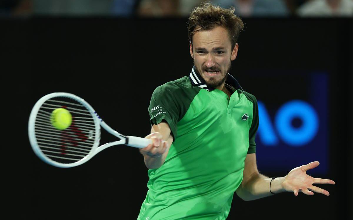 Даниил Медведев второй раз проиграл финал Australian Open, ведя 2:0