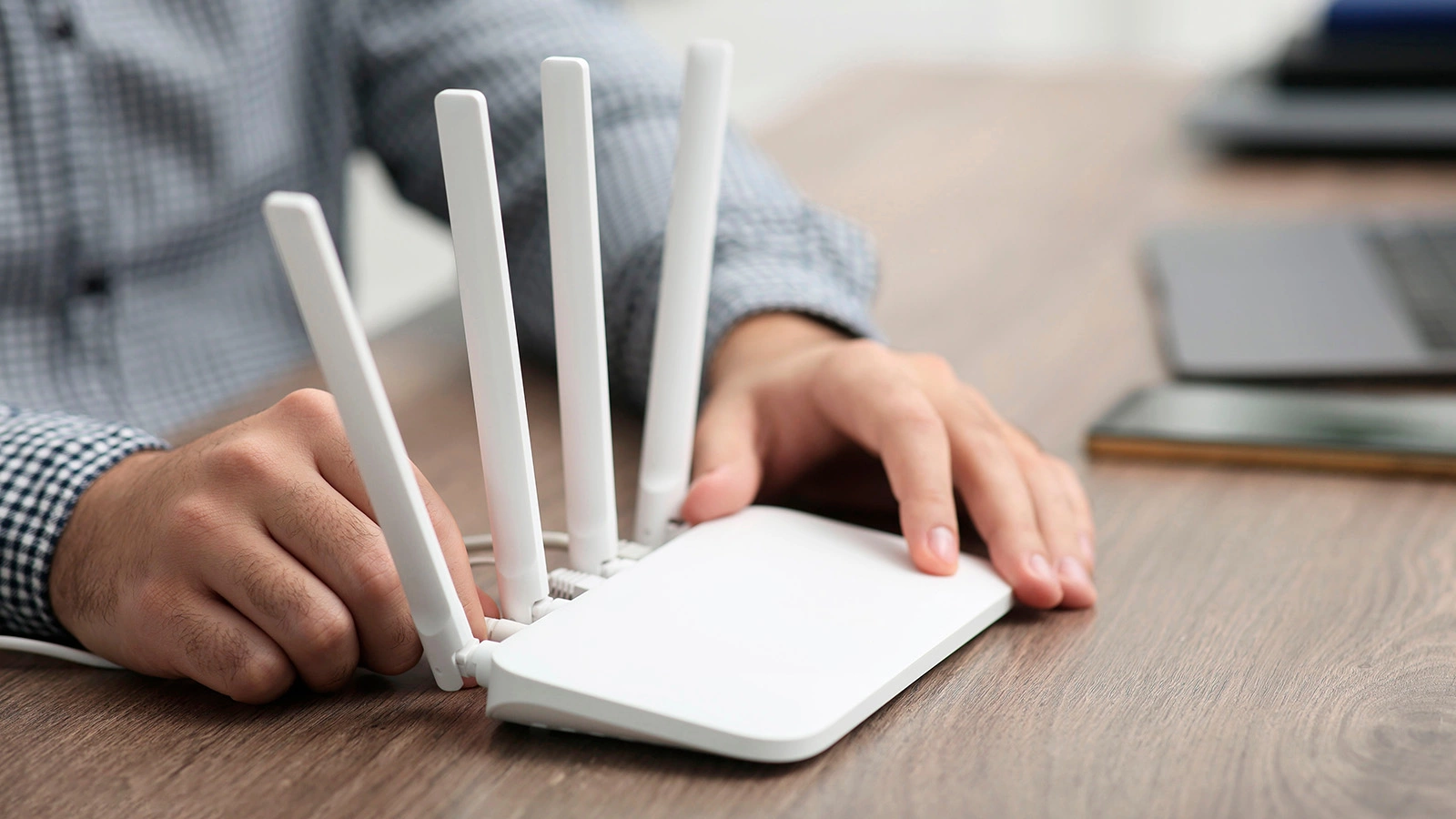 Зачем мошенники получают доступ к роутерам. В МВД дали ответ