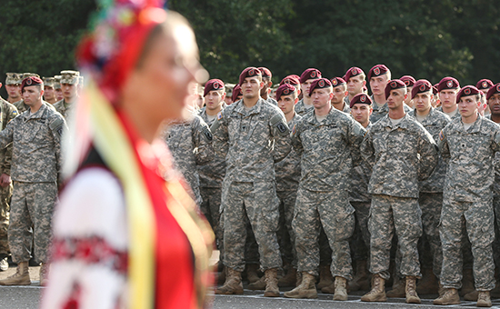 Десантники 173-й бригады армии США во время двусторонних военных учений между США и Украиной в сентябре 2014-го