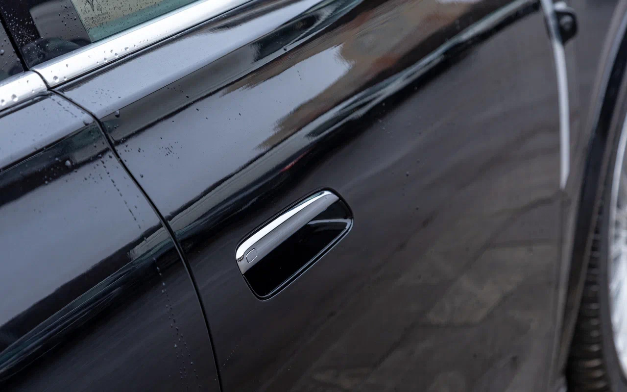 Внешние дверные ручки&nbsp;Voyah Taishan &mdash; с кнопками и электроприводом: открытие и закрытие происходит автоматически при физическом нажатии