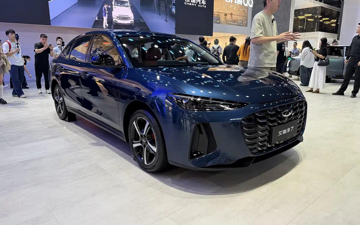 Chery возродил седан Arrizo 7. Он превратился в гибрид