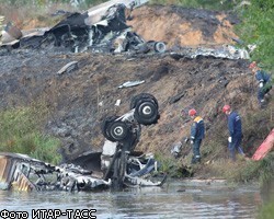 СМИ: Командир и второй пилот Як-42 не слышали друг друга
