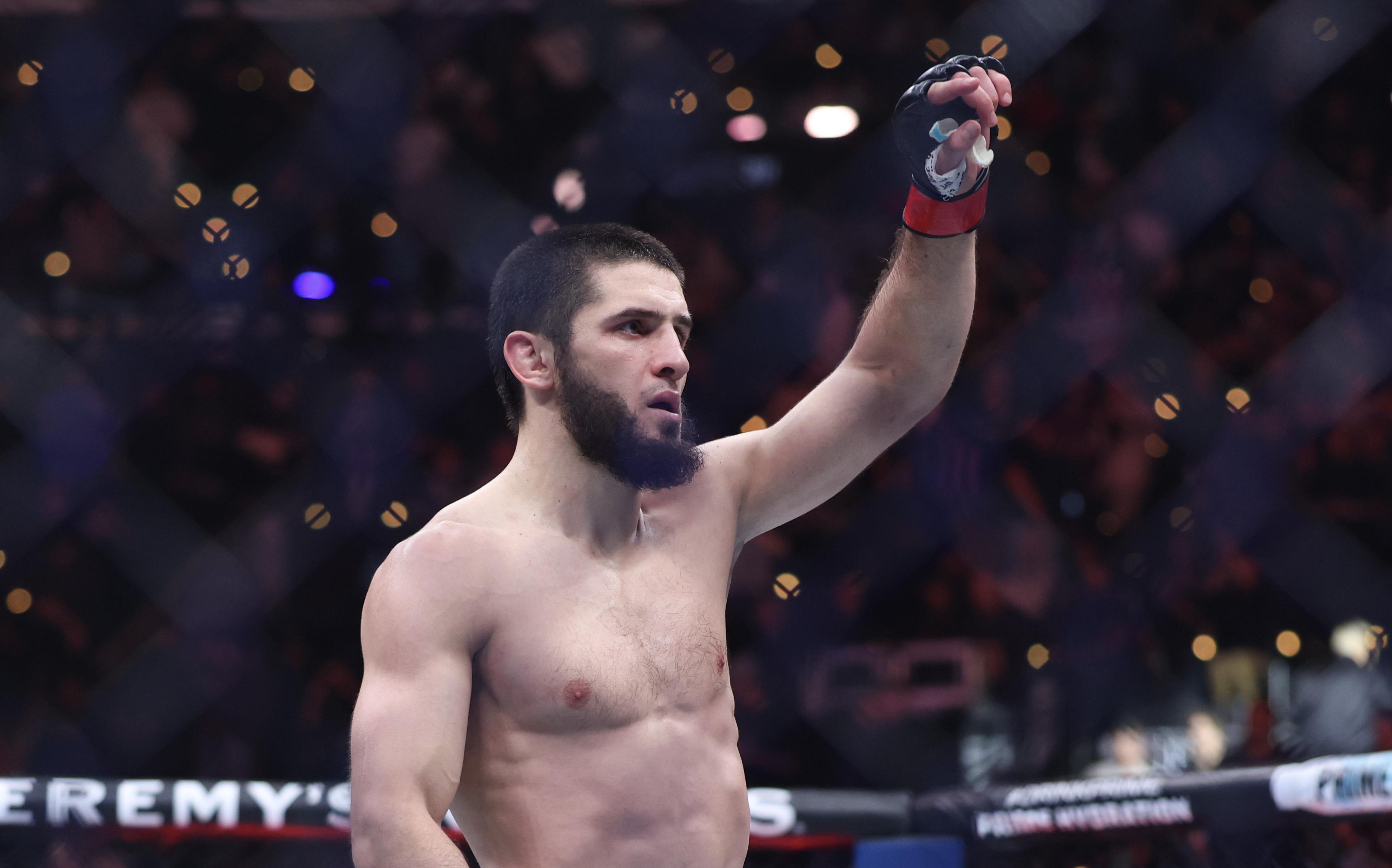 Махачев проведет бой за титул чемпиона UFC в новом весе