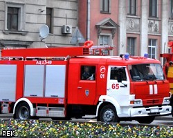 Из горящего в центре Петербурга дома эвакуированы 32 человека