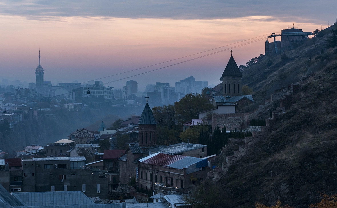 Alexander Farnsworth / picture alliance / Global Look Press