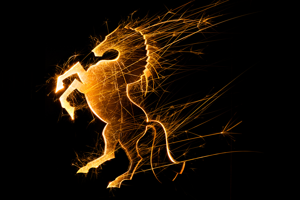 2026-й — год Огненной Лошади, поэтому уместны будут стихи с упоминанием символа года