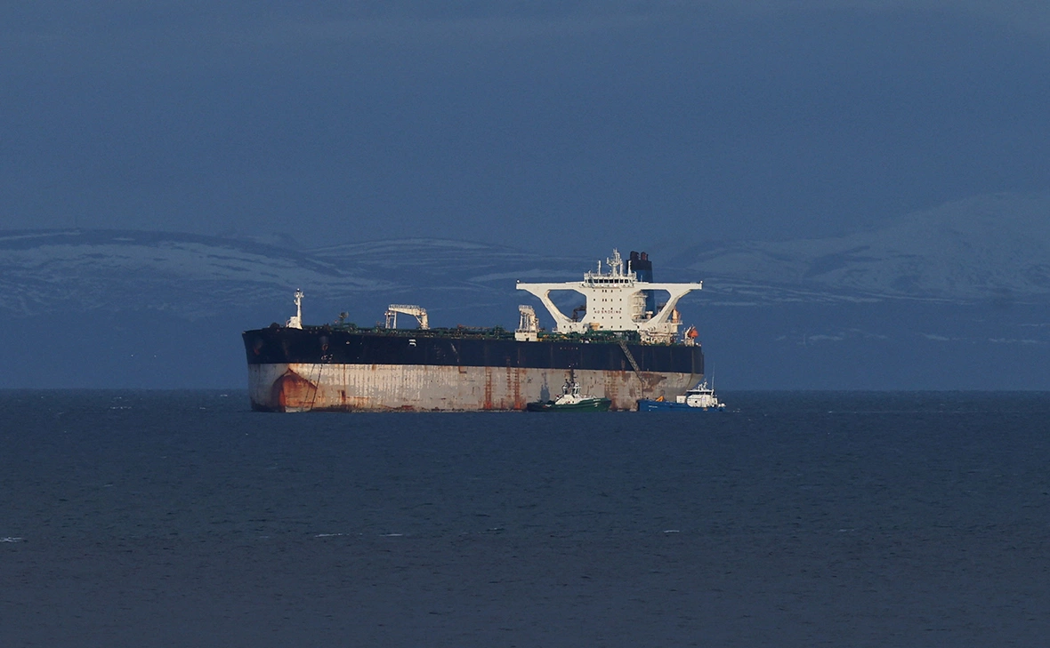 Russell Cheyne / Reuters