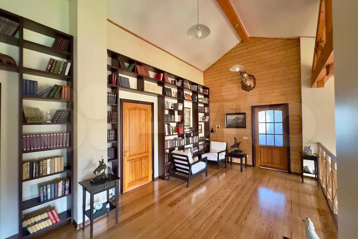 Как выглядят самые дорогие продающиеся в мегаполисах России дома