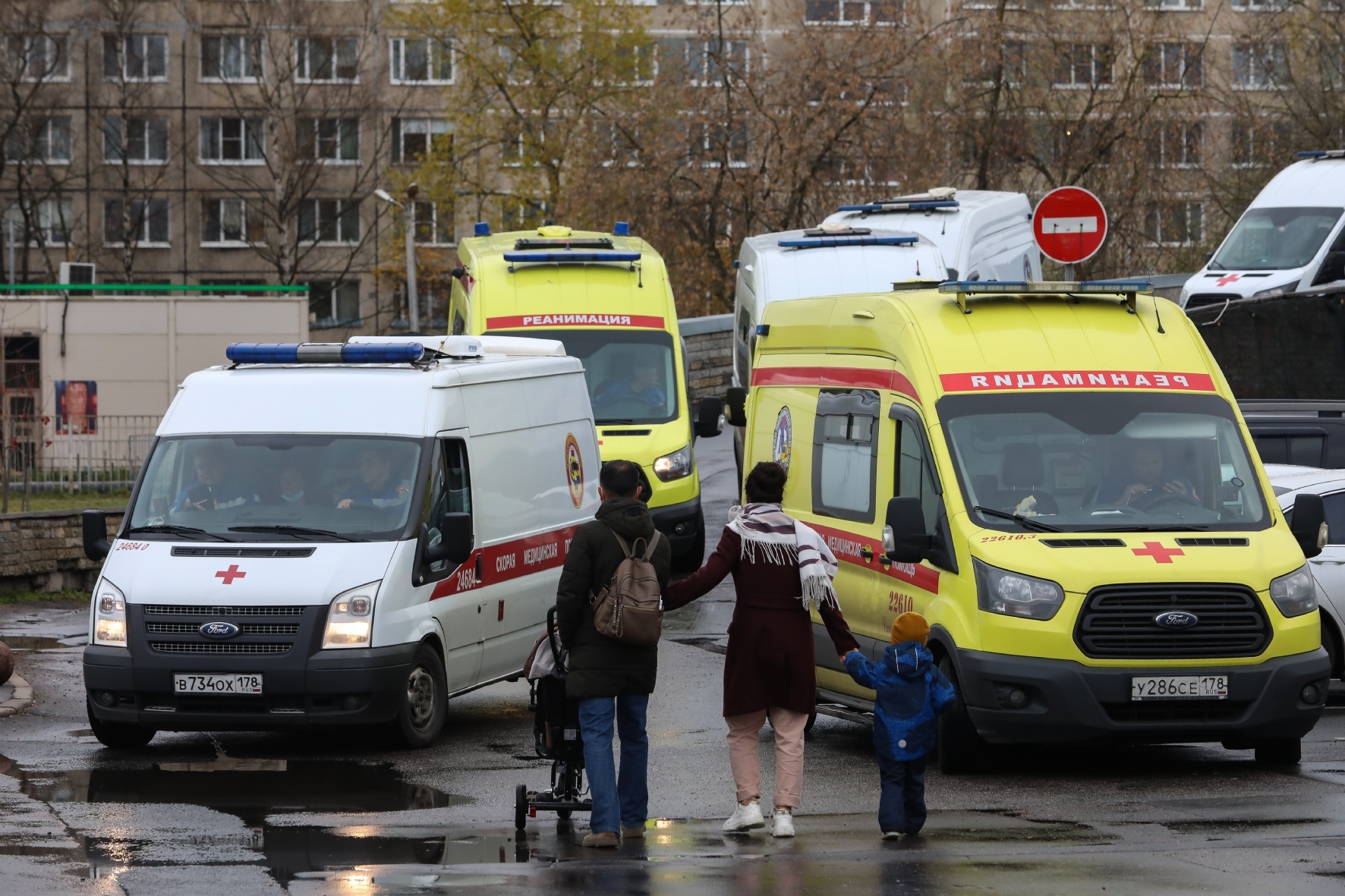 Медики сообщили о состоянии пострадавших в автобусной аварии в Петербурге —  РБК