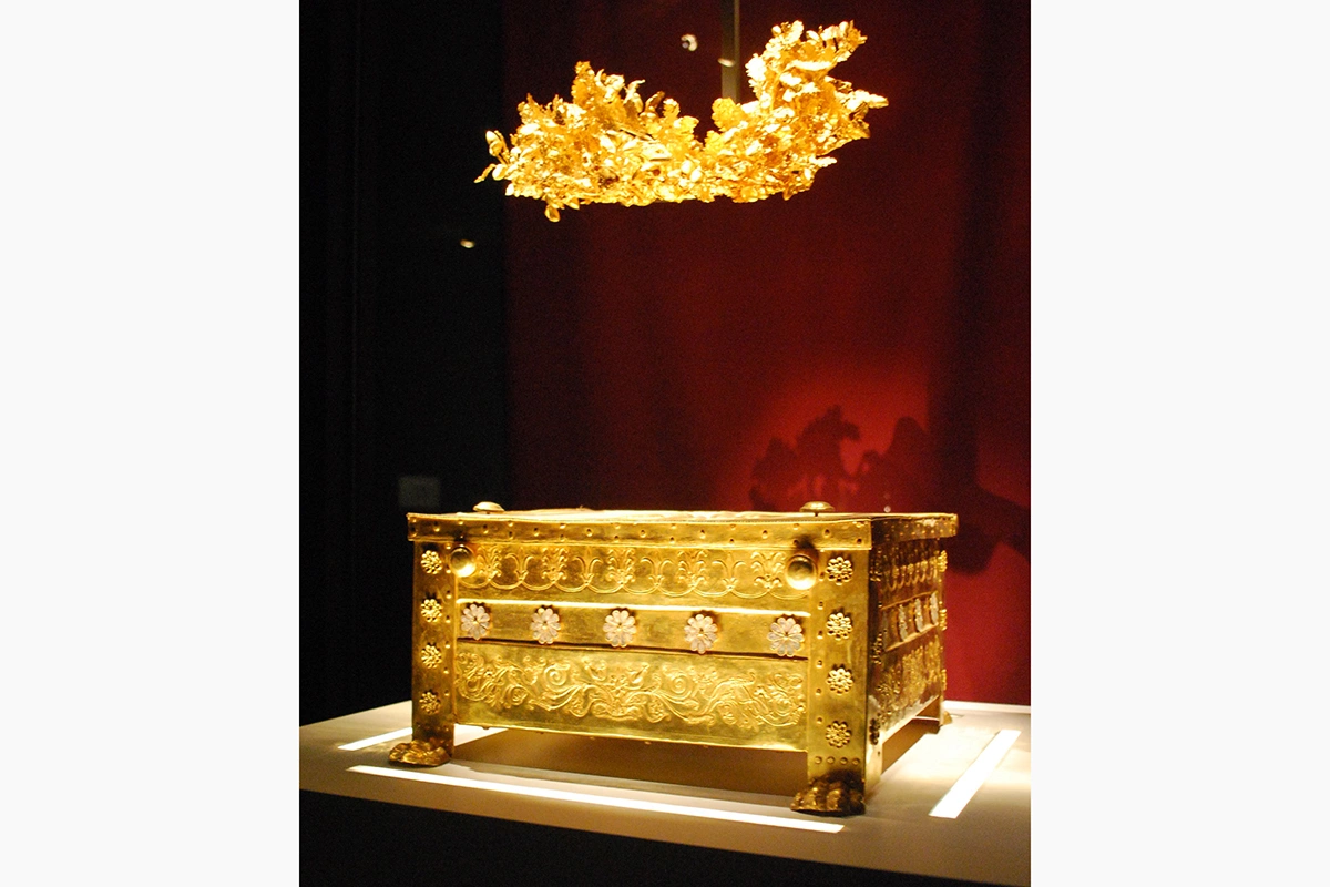 <p>Золотой&nbsp;ларнакс Филиппа II Македонского (382&ndash;336 годы&nbsp;до н. э.) найдена и выставлена в Вергине, Греция</p>