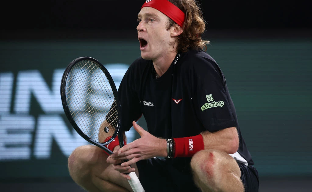 Julian Finney / Getty Images