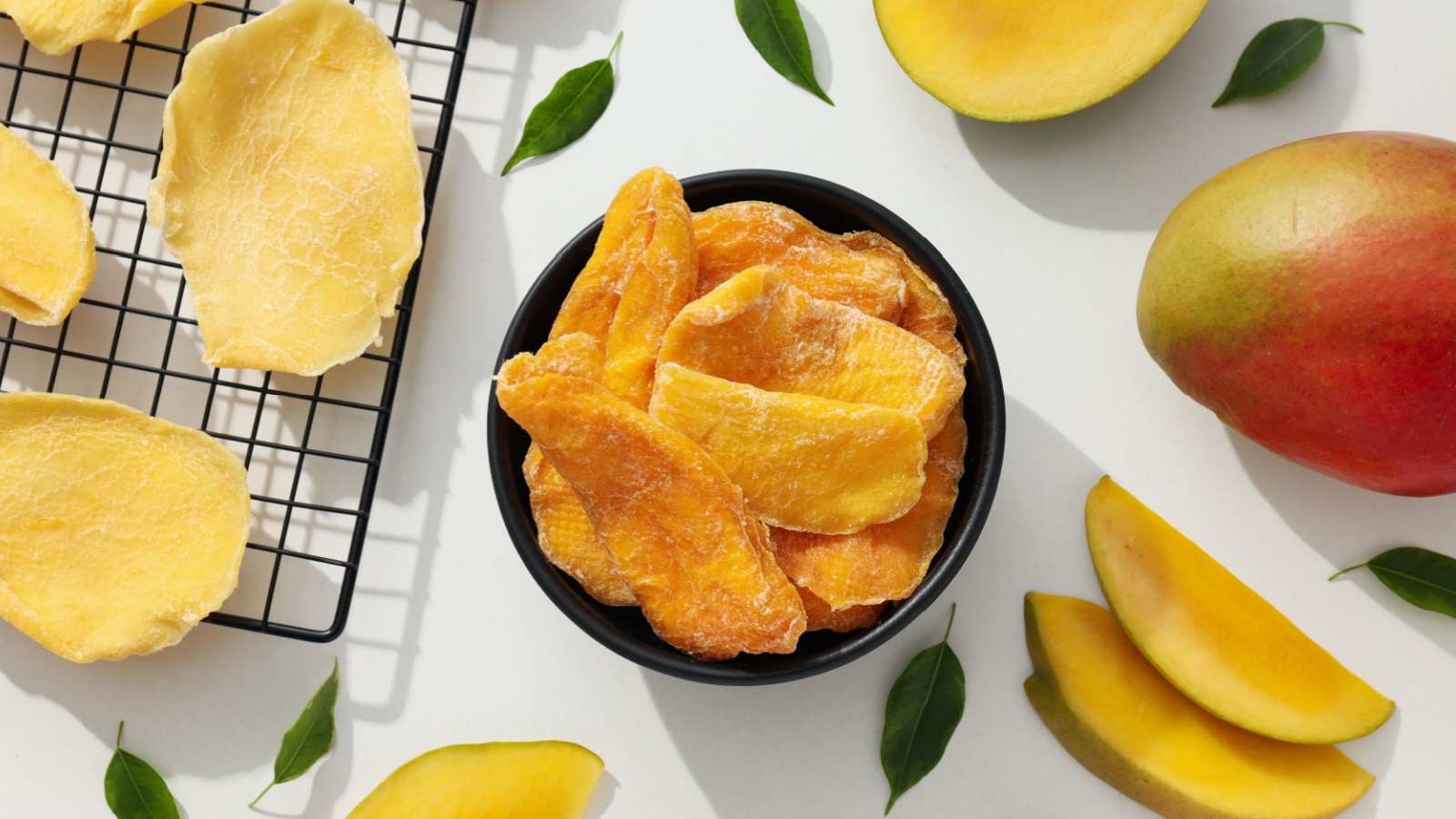 После сушки ломтики манго подвергаются строгому контролю качества, проверяется текстура, вкус и внешний вид