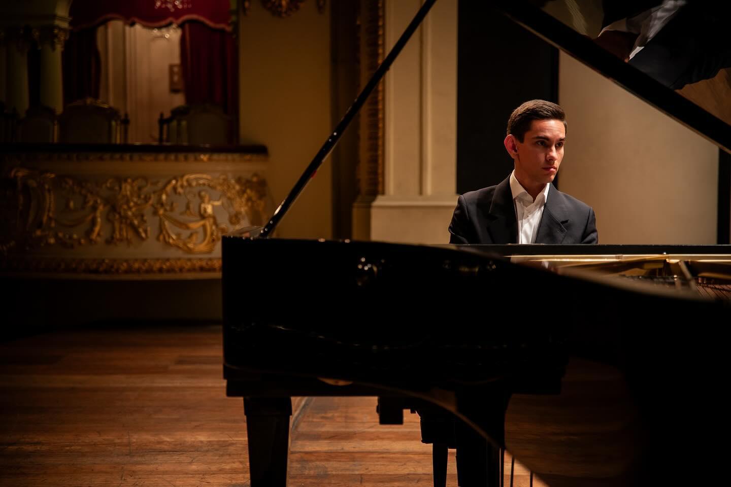 Дмитрий Шишкин