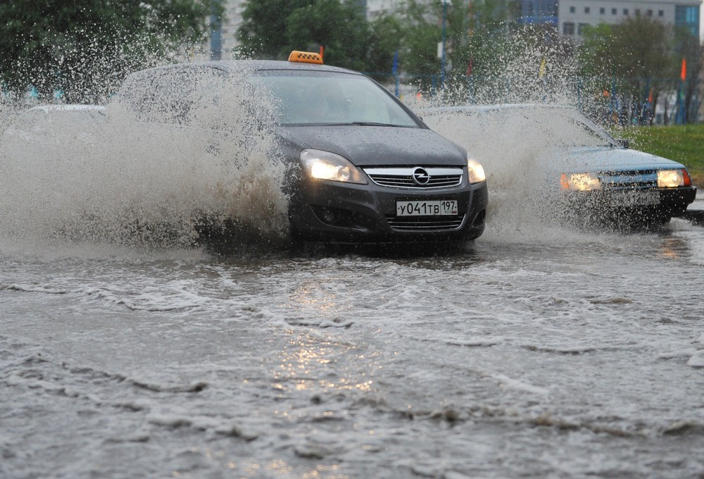 Последствия сильных дождей в Москве