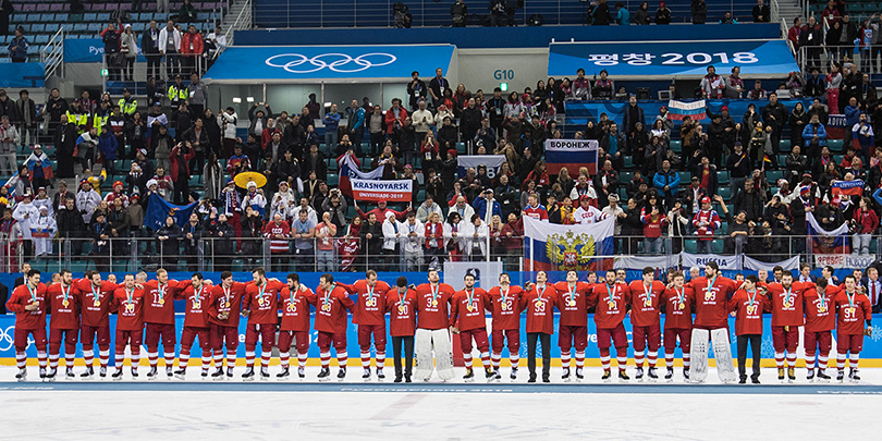 МОК оценил исполнение хоккейной командой гимна России на награждении