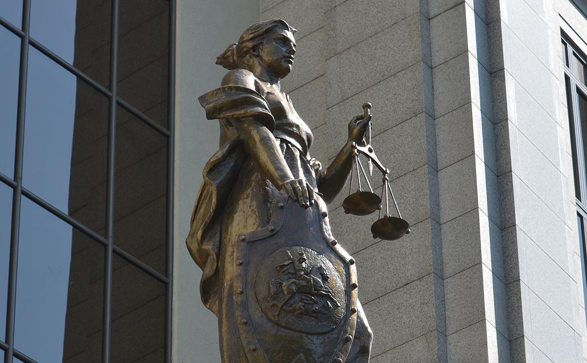 Суд пересмотрел решение по делу об увольнении сотрудника из-за ИИ