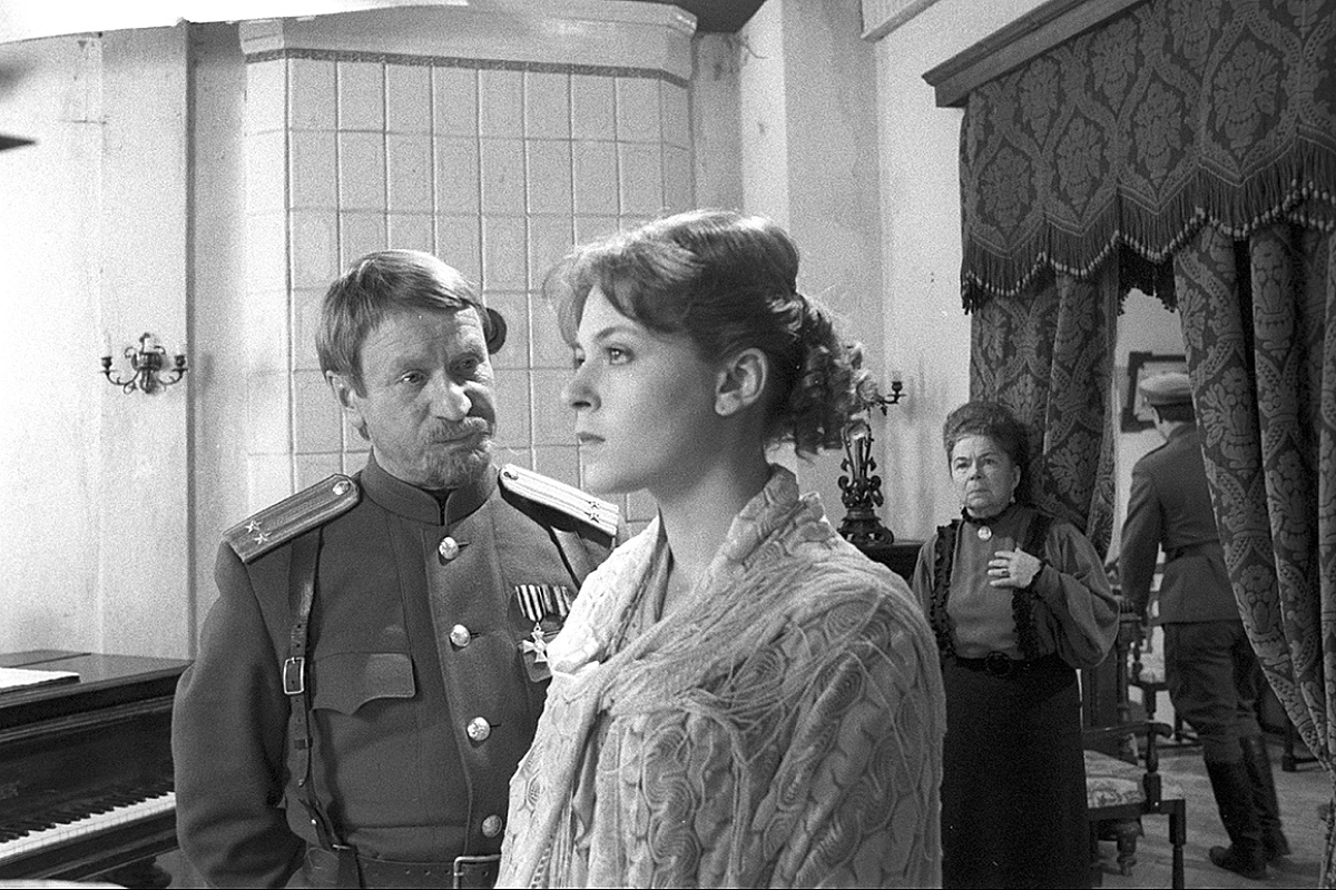 Елена Бондарчук и Иван Краско на съемках фильма «Приходи свободным», 1983 год