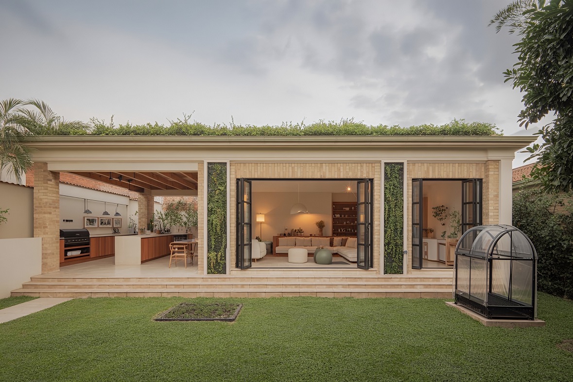 Фото: Иллюстрация сгенерирована ИИ на основе текста о том, на что обратить внимание при покупке элитного жилья на юге России