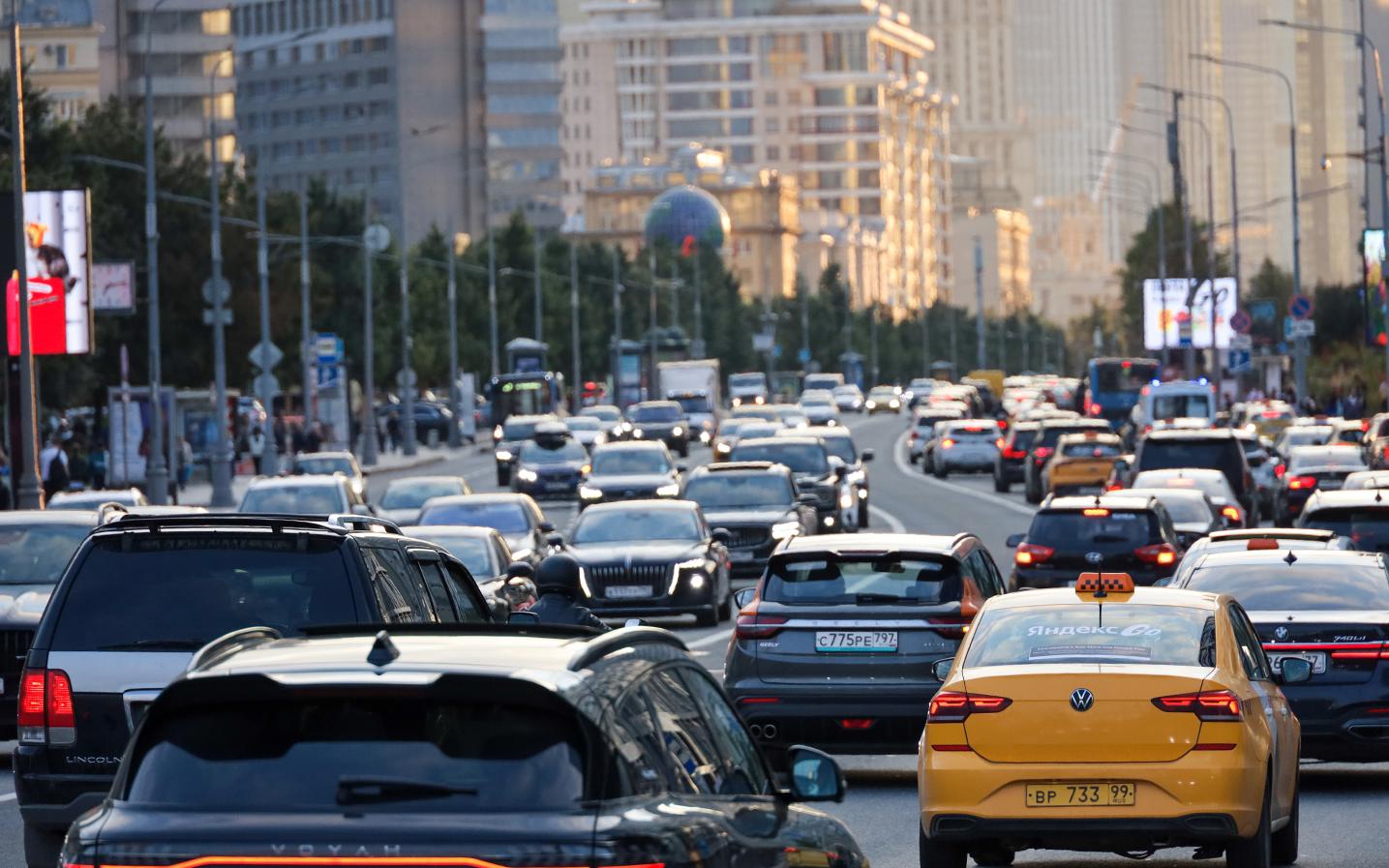 В России в 2026 году сократилась доля мощных автомобилей из-за утильсбора