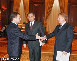 Л.Тягачев подал в отставку после визита в администрацию Д.Медведева
