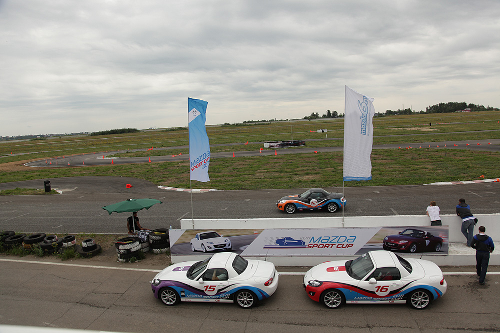 Mazda Sport Cup 2011: драки на треке