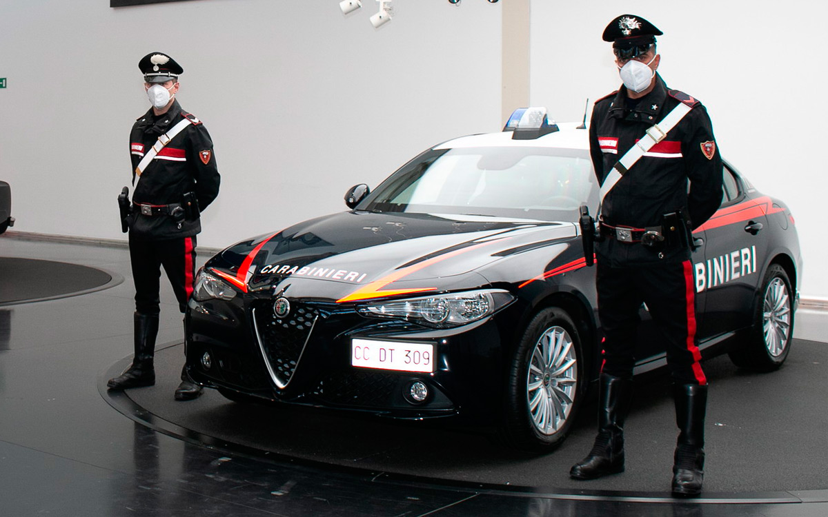Alfa Romeo Giulia превратили в бронированный седан для полиции. Фото