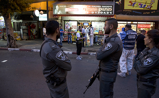 Израильская полиция на месте происшествия


