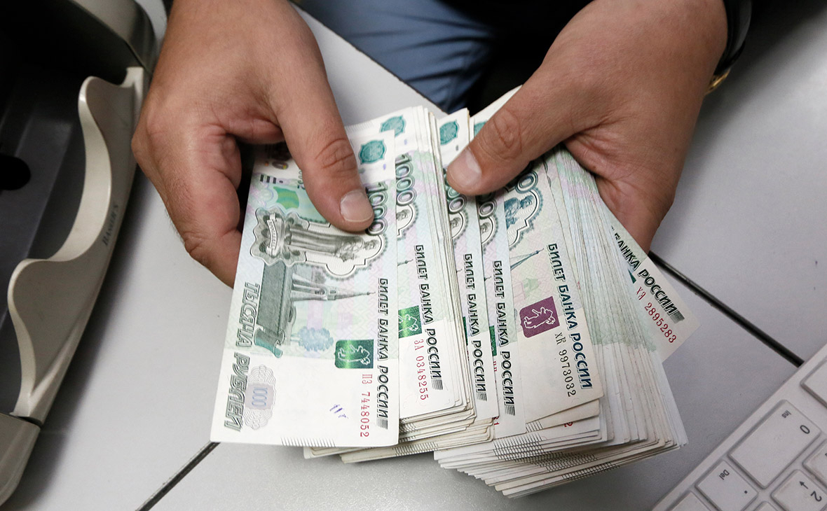 Банки предложили механизм «змея в тоннеле» для расчетов в «мягкой» валюте