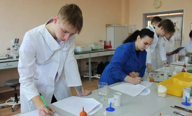 С сайта Дзержинского химического техникума