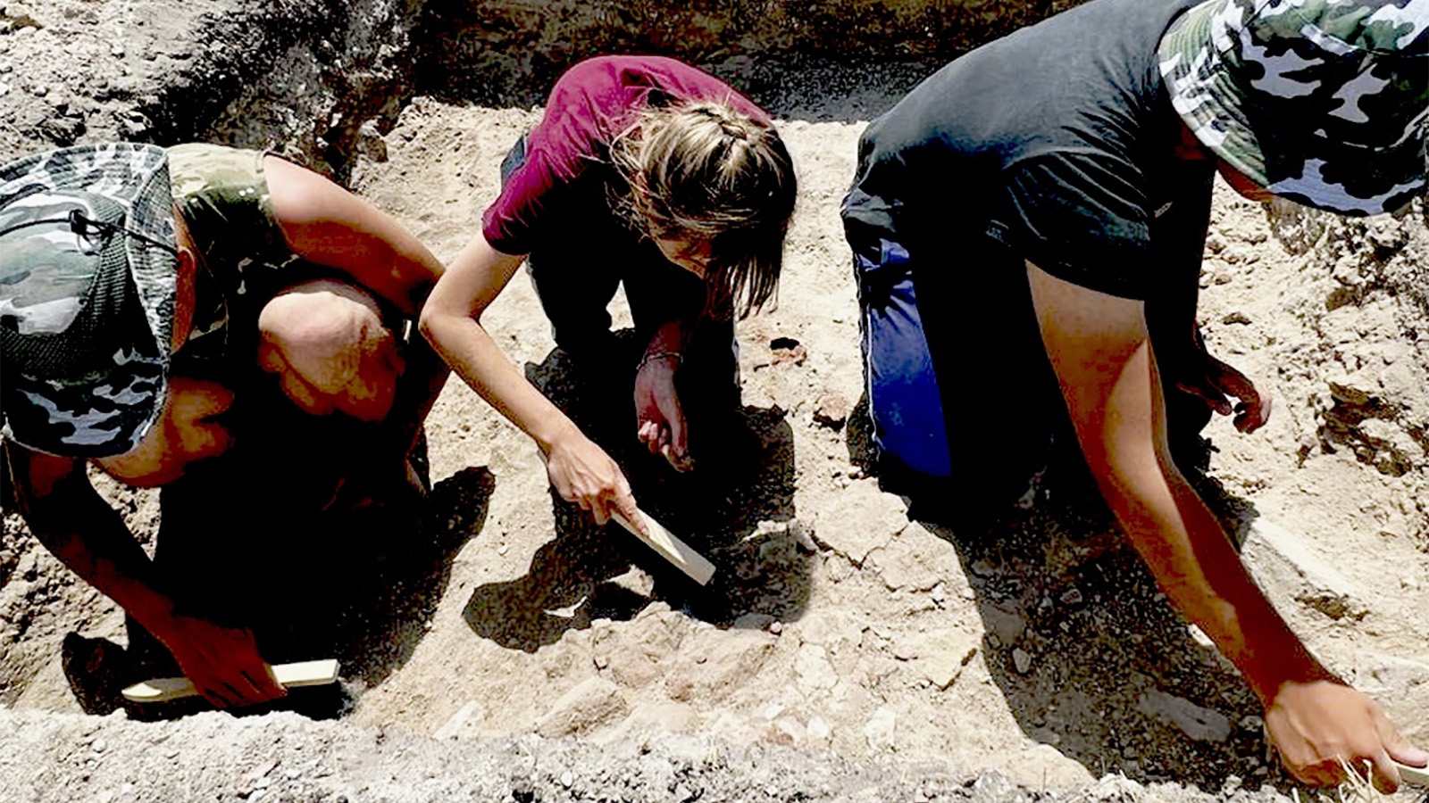 <p>Уникальные археологические памятники обнаружили в Астраханской области студенты Белгородского государственного университета (БелГУ)</p>