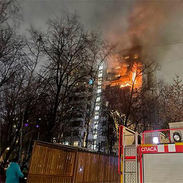 При пожаре в доме на северо-востоке Москвы погибли два человека
