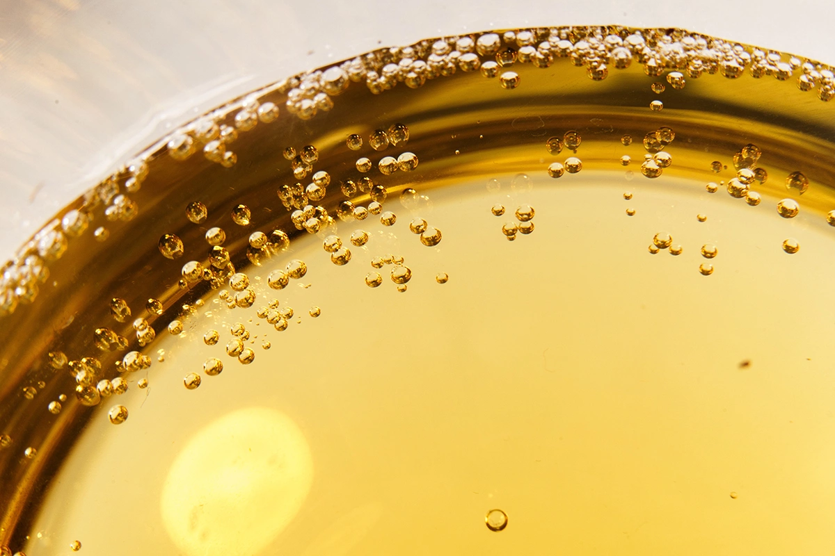 Стабильность накануне роста: рынок игристого в России в 2025 году