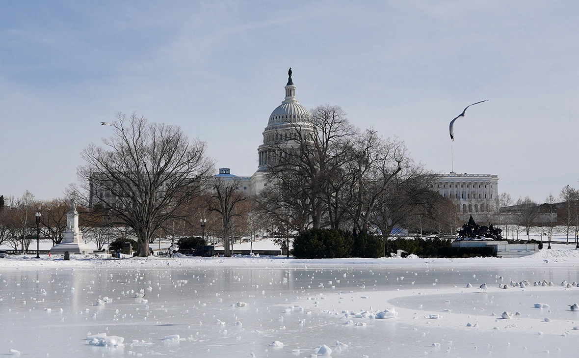 Ken Cedeno / Reuters