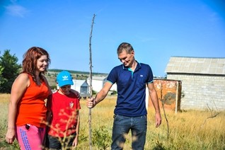 Бочаров подписал закон о бюджетной помощи многодетным при строительстве частного дома
